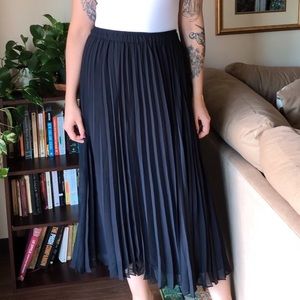 Liz Claiborne pleated maxi skirt
